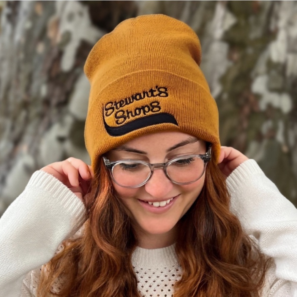 NWT‼️ STEWARTS SHOPS 2024 BEANIE